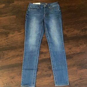 Women’s Seven 7 Jeans Size 8 Skinny NWT